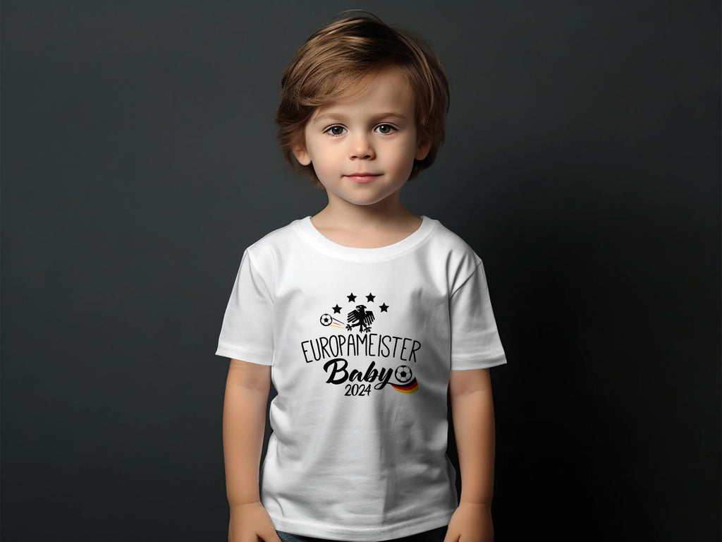 Baby/Kinder T-Shirt Deutschland Europameister Baby 2024 - von Mikalino