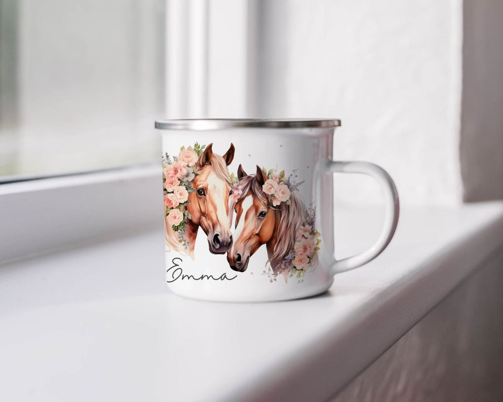 Emaille Tasse Zwei Pferde mit Blumen und Wunschname - von Mikalino