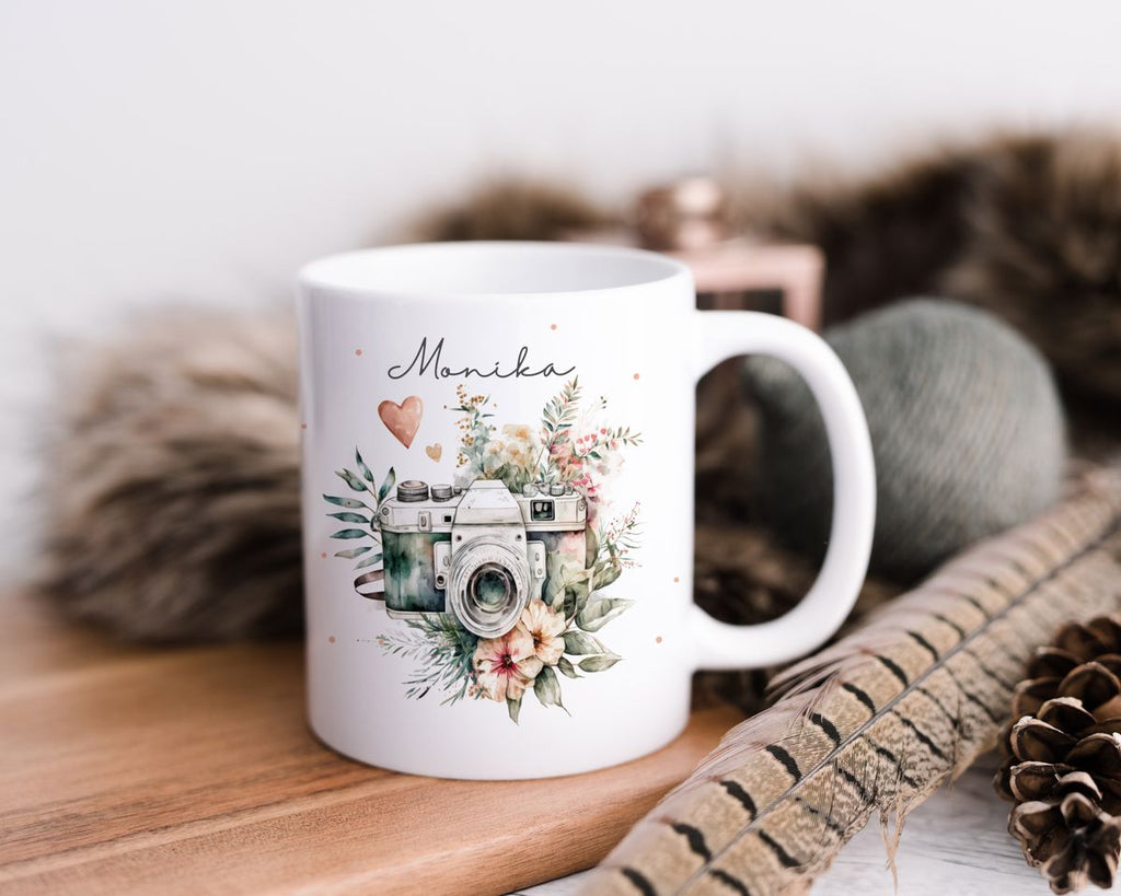 Keramik Tasse Kamera mit Blumen mit Wunschname - von Mikalino