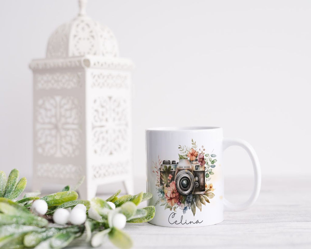 Keramik Tasse Kamera mit Blumen mit Wunschname - von Mikalino