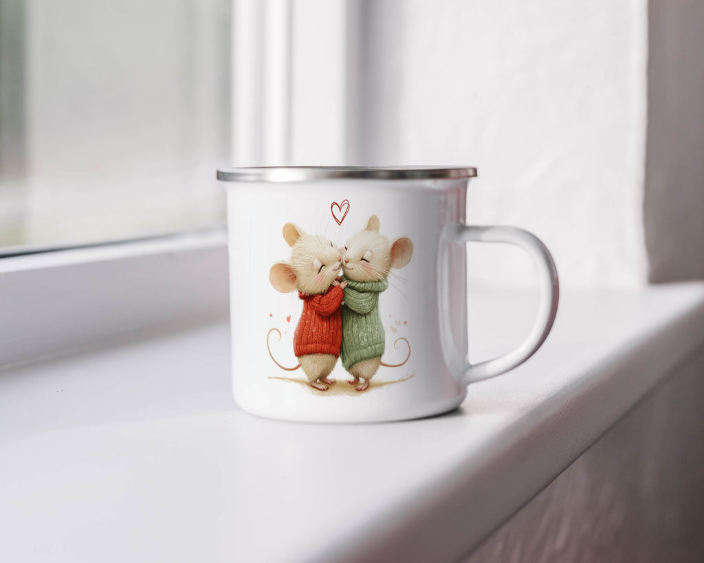 Emaille Tasse Kuschelnde Mäuse mit Pullovern und Herz Motiv mit Name personalisiert & Motiv | Geschenkidee (7485) - von Mikalino