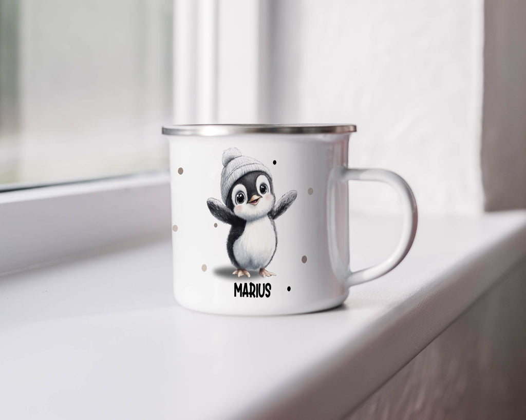 Emaille Tasse Niedliches Pinguin-Design Marius Wintermütze mit Name personalisiert & Motiv | Geschenkidee (7482) - von Mikalino