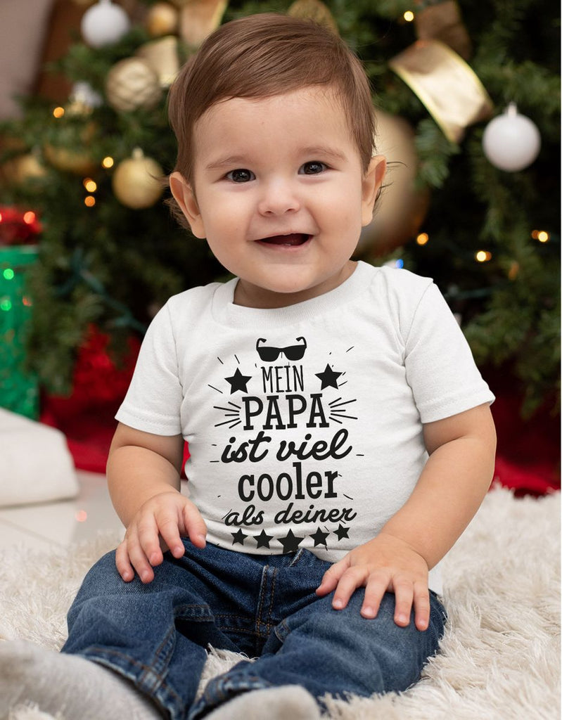 Mikalino Baby / Kinder T-Shirt mit Spruch für Jungen Mädchen Unisex kurzarm Mein Papa ist viel cooler als deiner v2 | handbedruckt in Deutschland | Handmade with love - von Mikalino