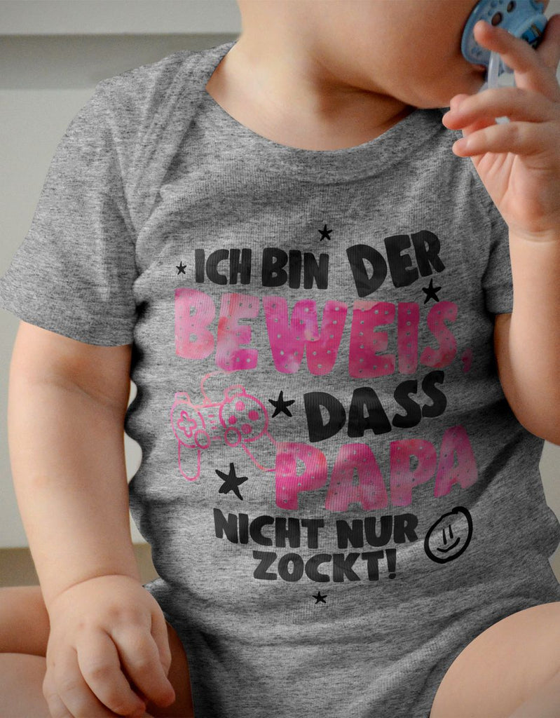 Babybody kurzarm Ich bin der Beweis, dass Papa nicht nur zockt rosa - von Mikalino