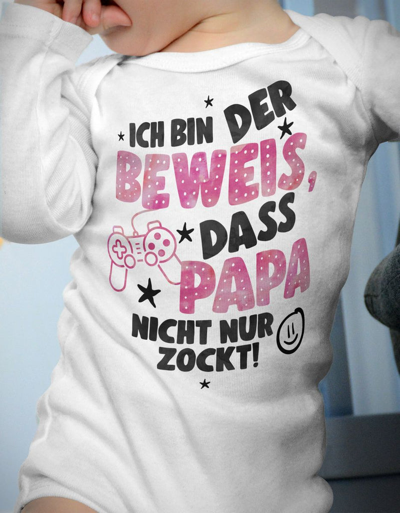 Babybody Langarm Ich bin der Beweis, dass Papa nicht nur zockt rosa - von Mikalino