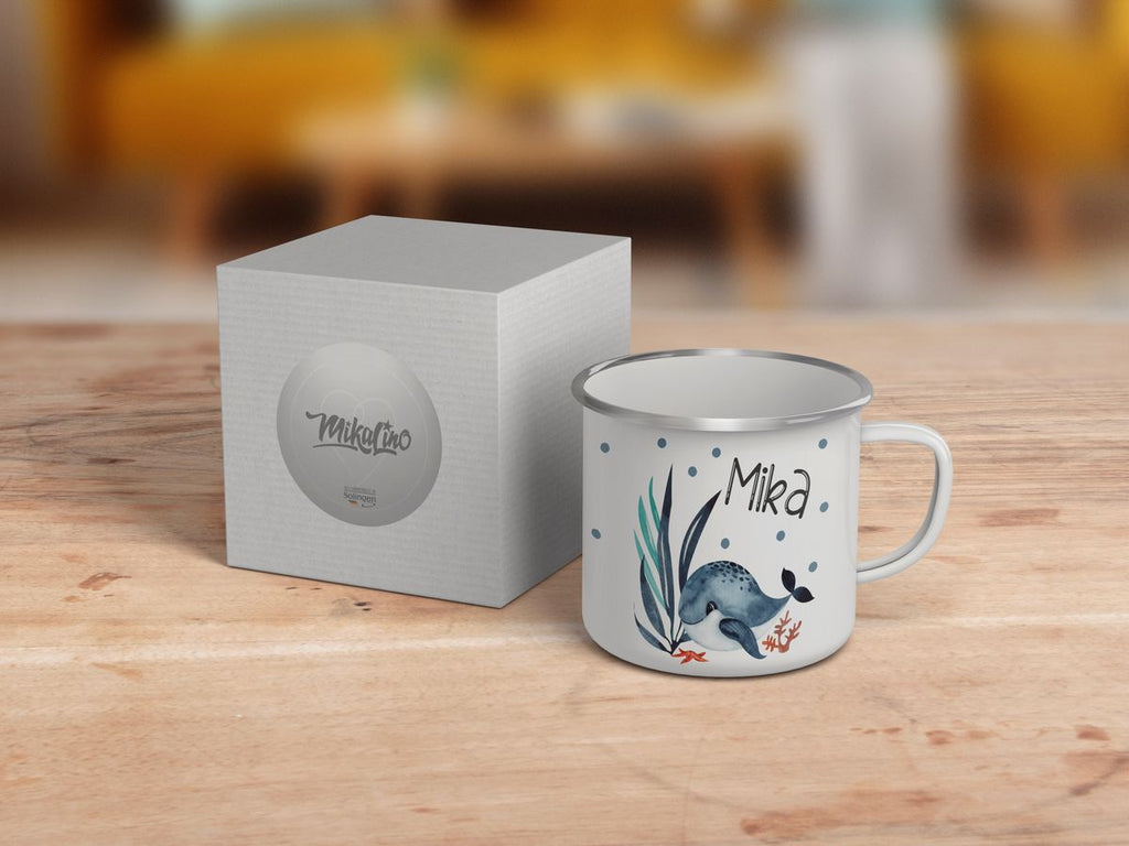 Emaille Tasse Wal im Meer personalisiert mit Namen | handbedrucktes Geschenk - von Mikalino