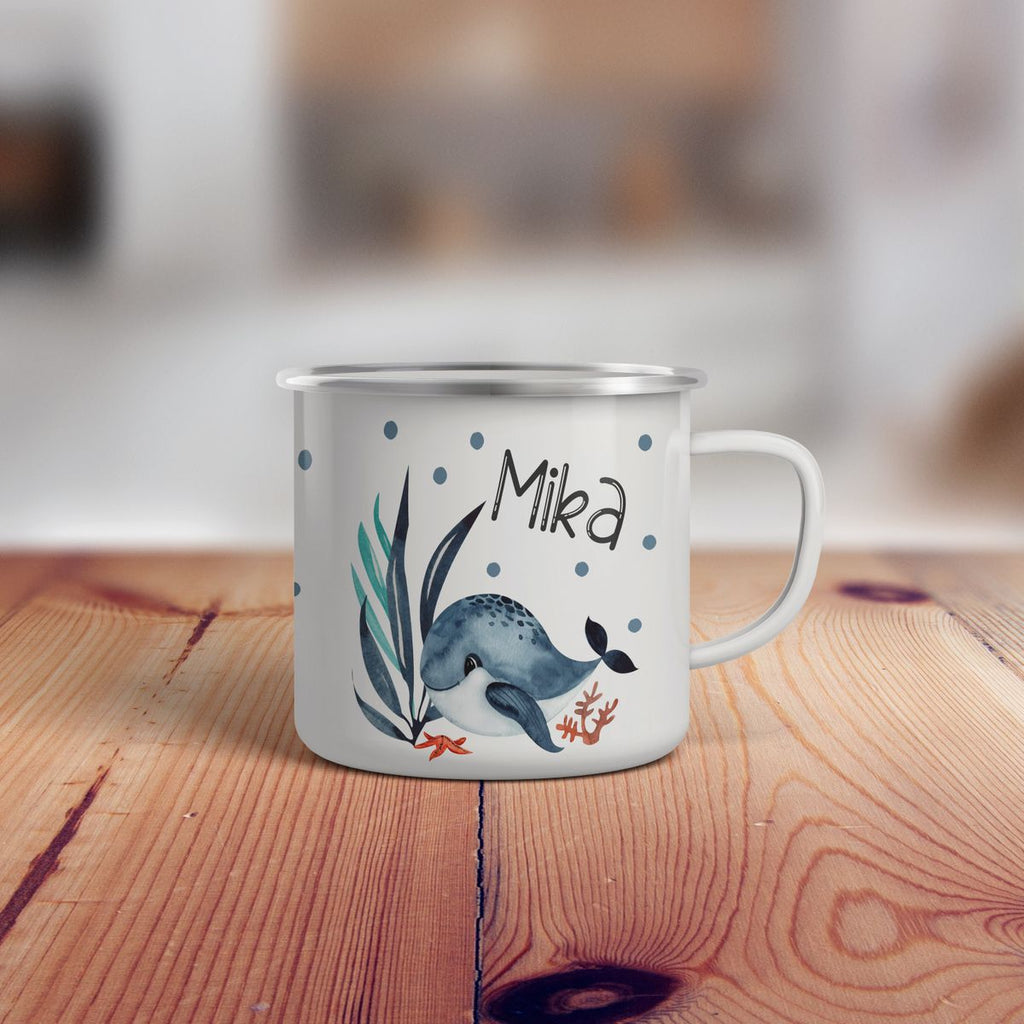 Emaille Tasse Wal im Meer personalisiert mit Namen | handbedrucktes Geschenk - von Mikalino