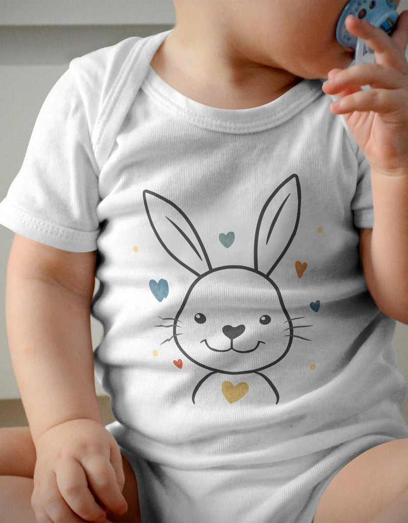 Babybody Kurzarm Hase mit bunten Herzen - von Mikalino