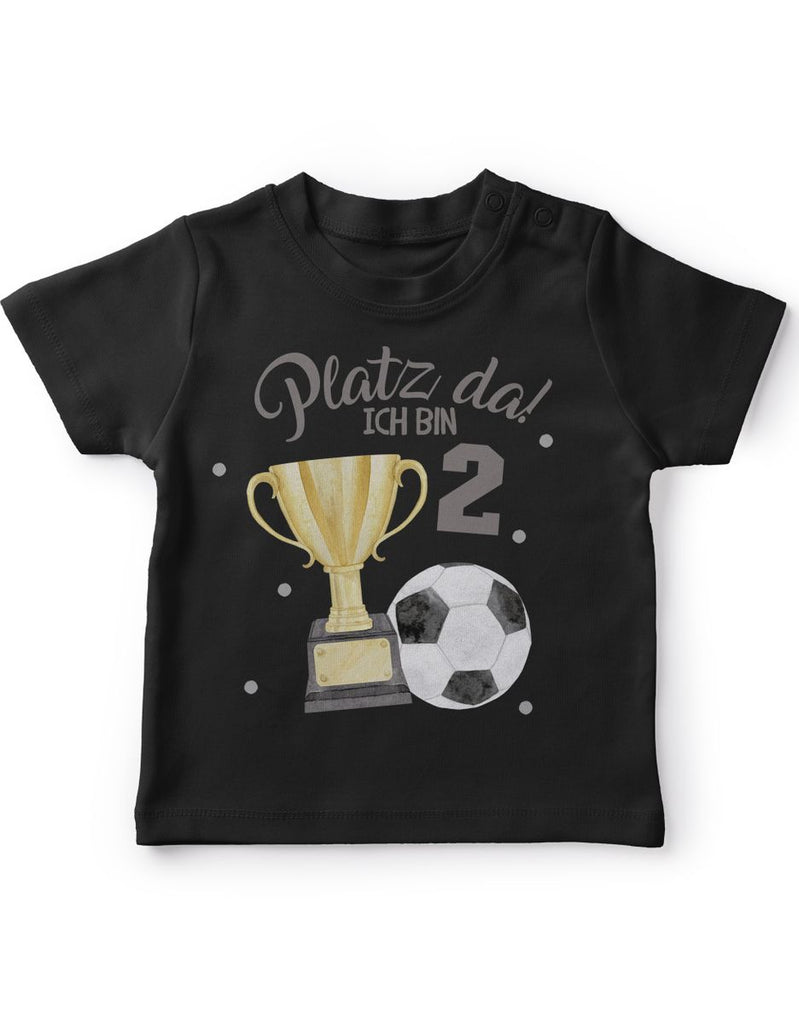 Baby / Kinder T-Shirt mit Spruch Platz Da ! Ich bin 2 - Fussball - von Mikalino