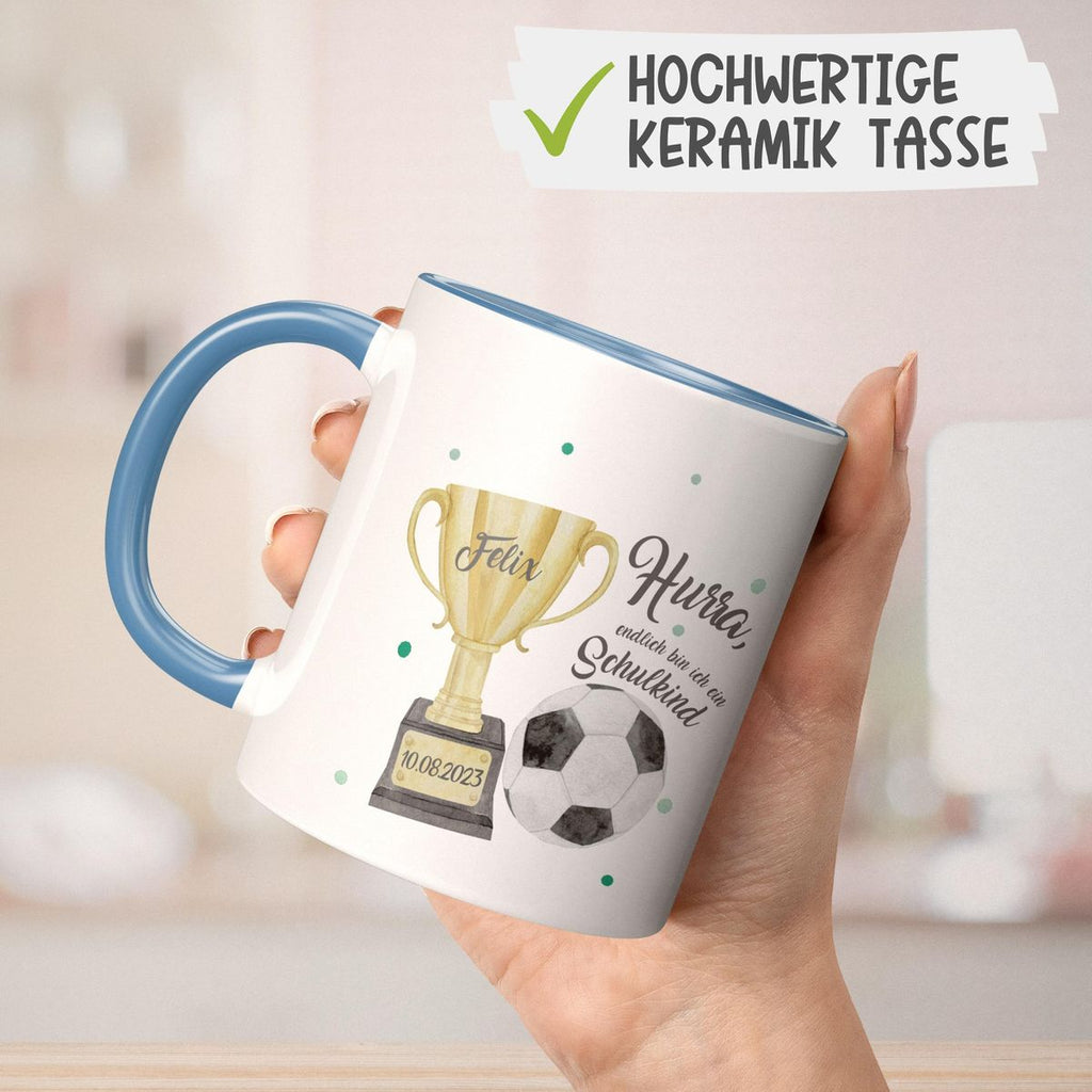 Keramik Tasse Hurra, endlich bin ich ein Schulkind Fussball personalisiert mit Wunschname und Datum - von Mikalino