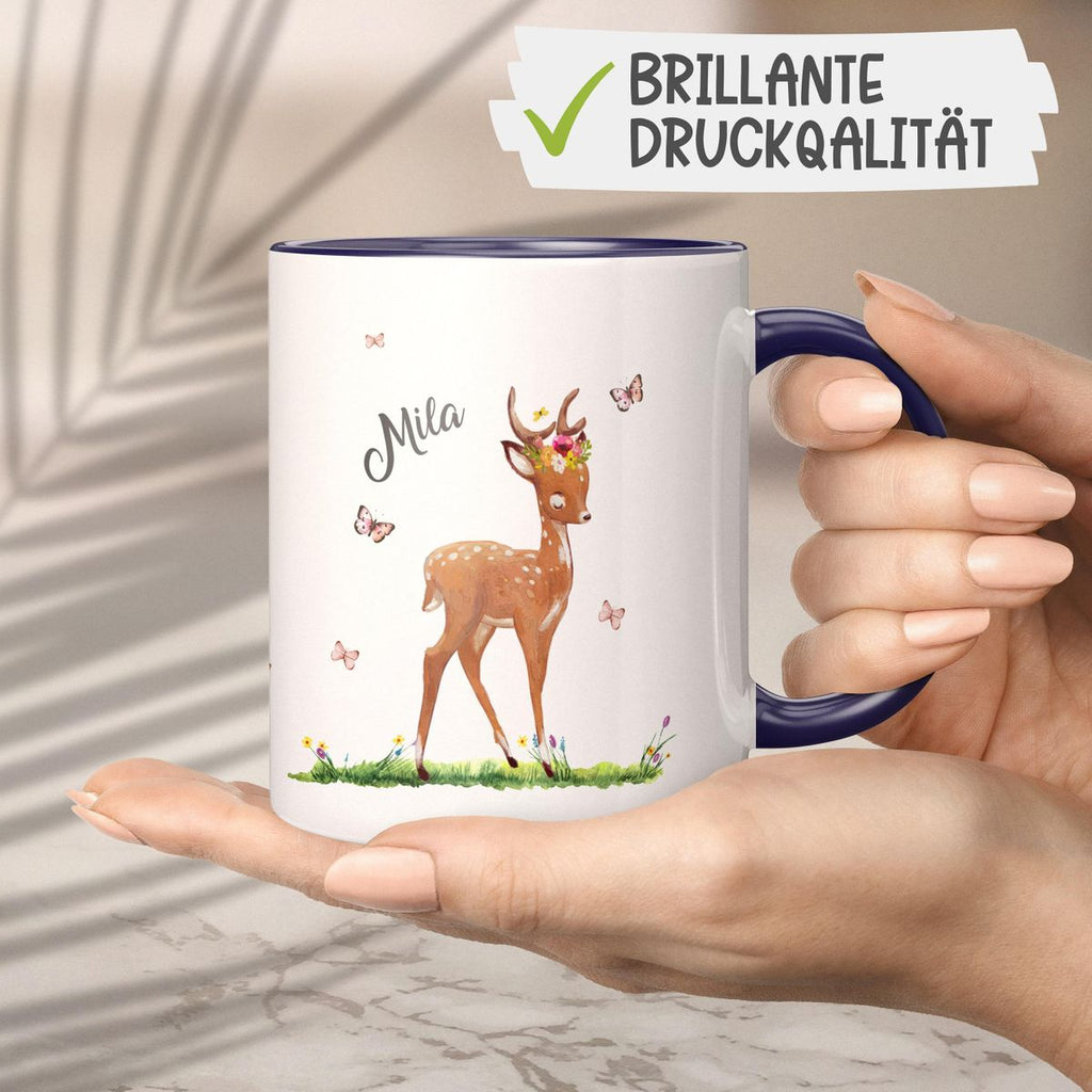 Keramik Tasse Niedliches Rehkitz auf einer Blumenwiese personalisiert mit Wunschname - von Mikalino