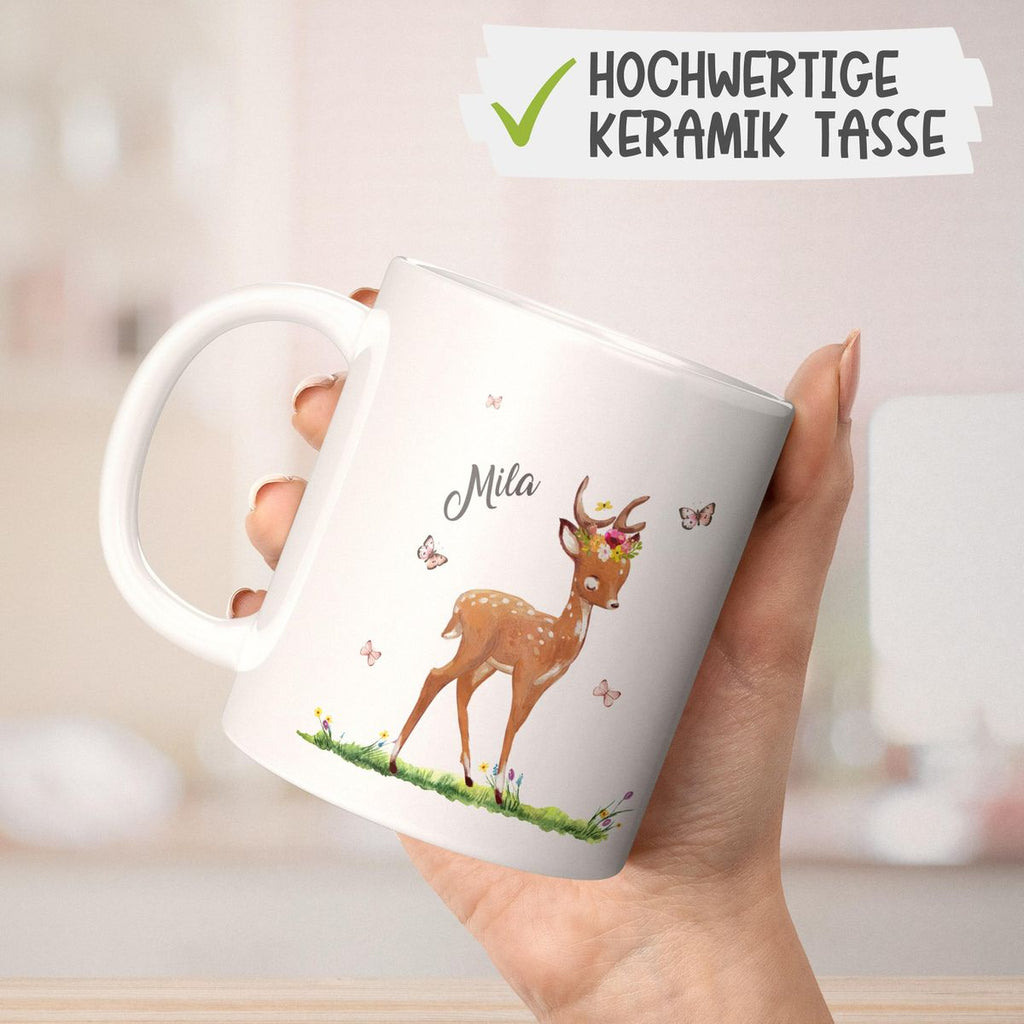 Keramik Tasse Niedliches Rehkitz auf einer Blumenwiese personalisiert mit Wunschname - von Mikalino