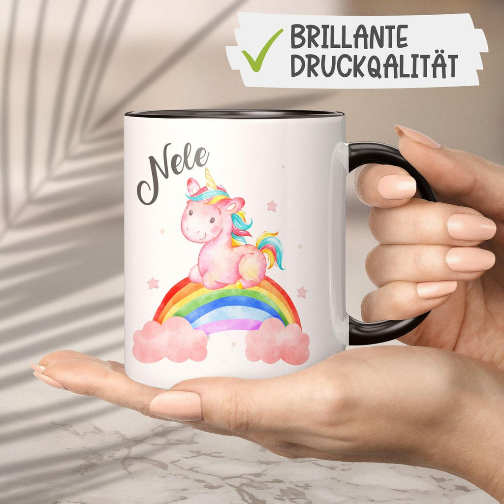 Keramik Tasse Niedliches Einhorn auf einem Regenbogen personalisiert mit Wunschname - von Mikalino