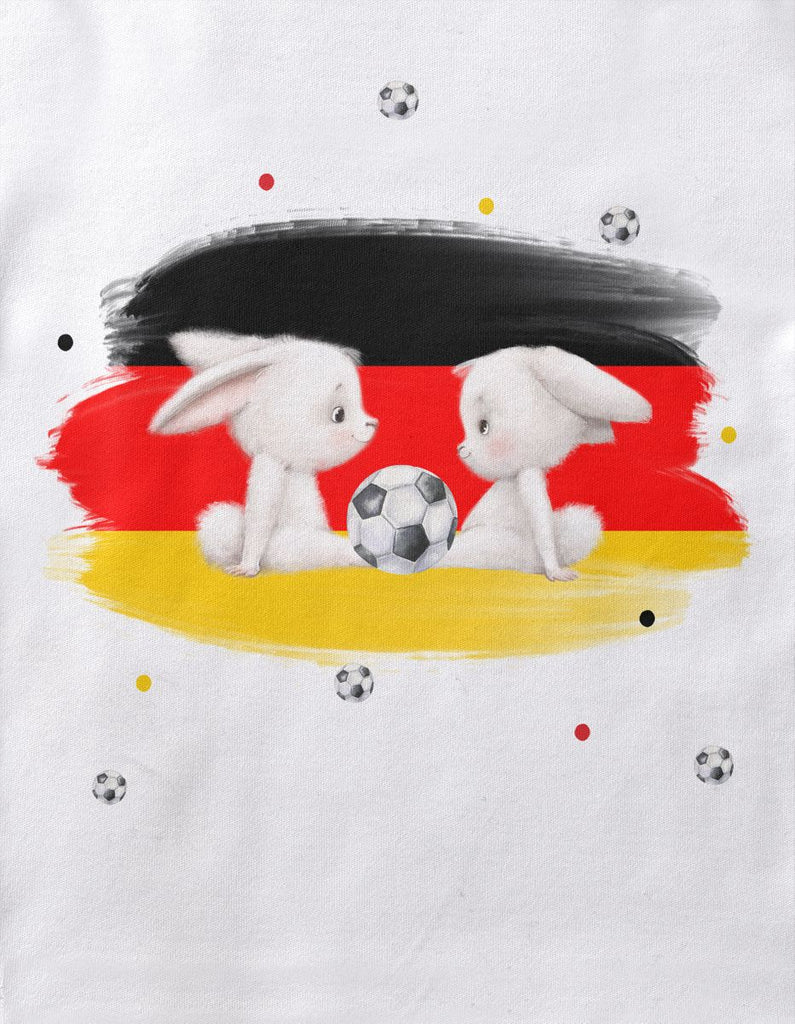 Baby / Kinder T-Shirt mit Spruch Zwei süße Fussball Hasen mit einer Deutschlandflagge - von Mikalino