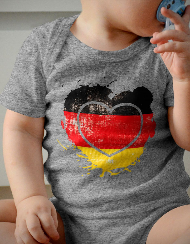 Babybody mit Spruch Deutschland Herz - von Mikalino