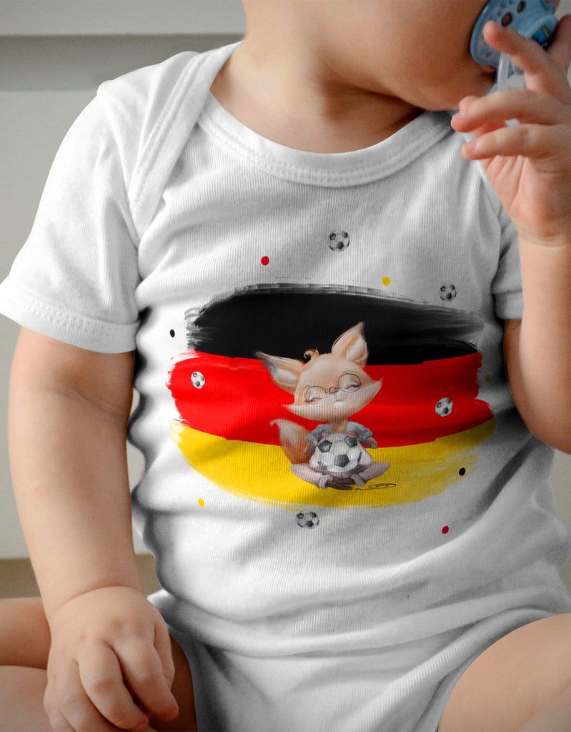 Babybody mit Spruch Süßer Fuchs mit Deutschlandflagge - von Mikalino