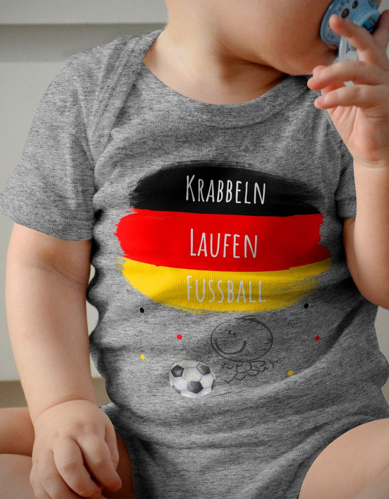 Babybody mit Spruch Krabbeln Laufen Fussball Deutschland - von Mikalino