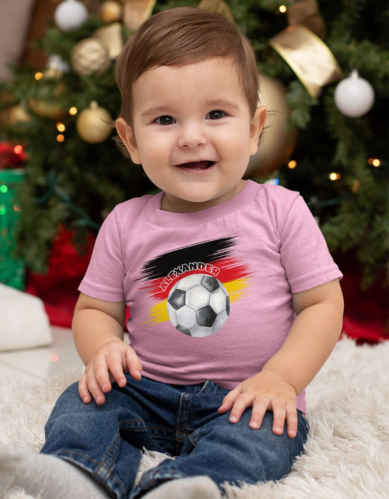 Baby / Kinder T-Shirt mit Spruch Deutschland Flagge personalisiert mit Namen - von Mikalino