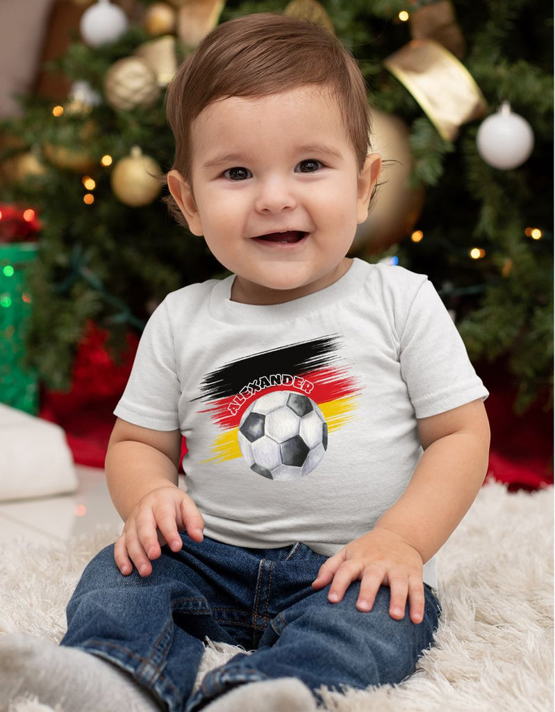 Baby / Kinder T-Shirt mit Spruch Deutschland Flagge personalisiert mit Namen - von Mikalino