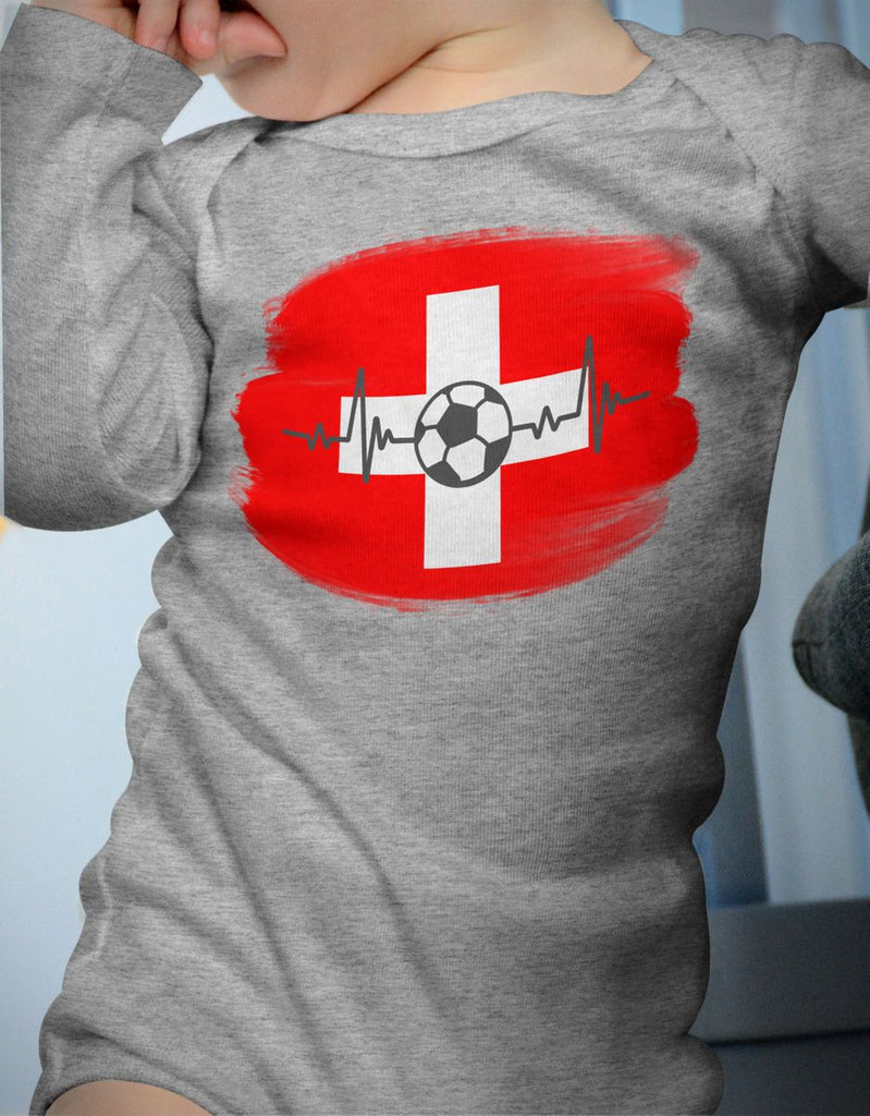 Babybody mit Spruch Schweiz Flagge mit Fussball - von Mikalino