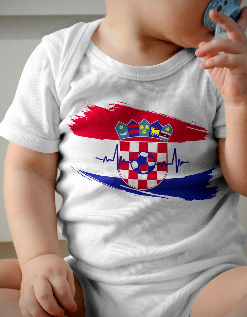 Babybody mit Spruch Kroatien Flagge mit Fussball - von Mikalino