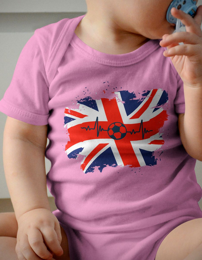 Babybody mit Spruch England Flagge mit Fussball - von Mikalino