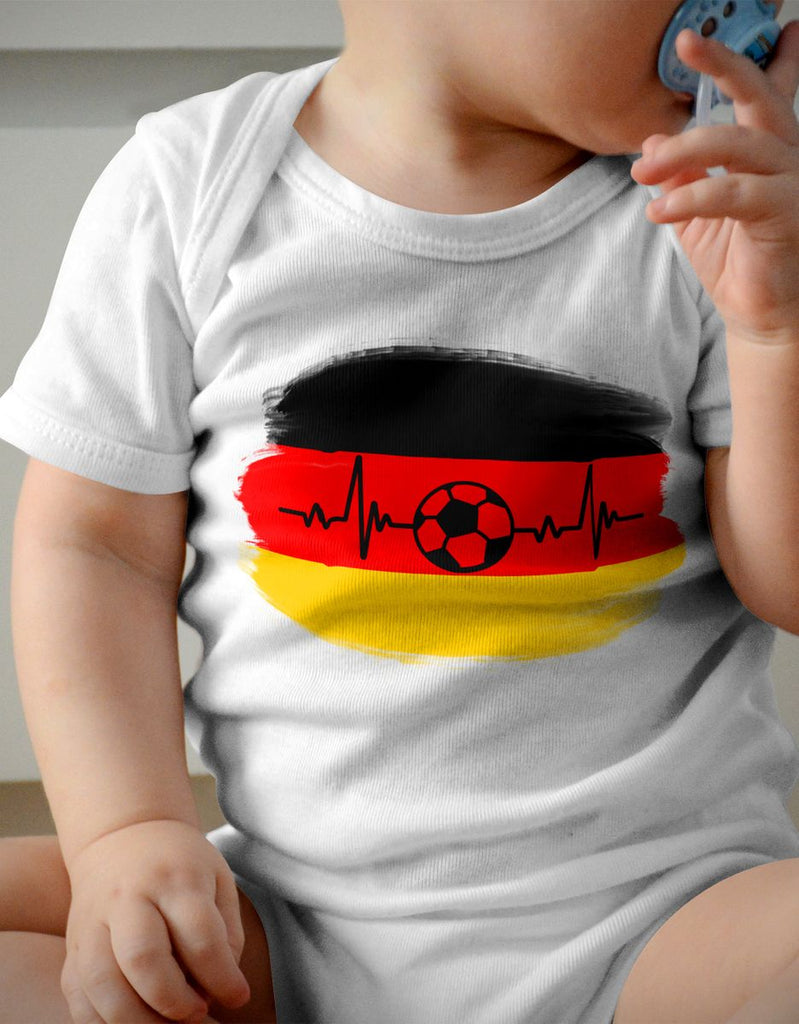 Babybody mit Spruch Deutschland Flagge mit Fussball - von Mikalino