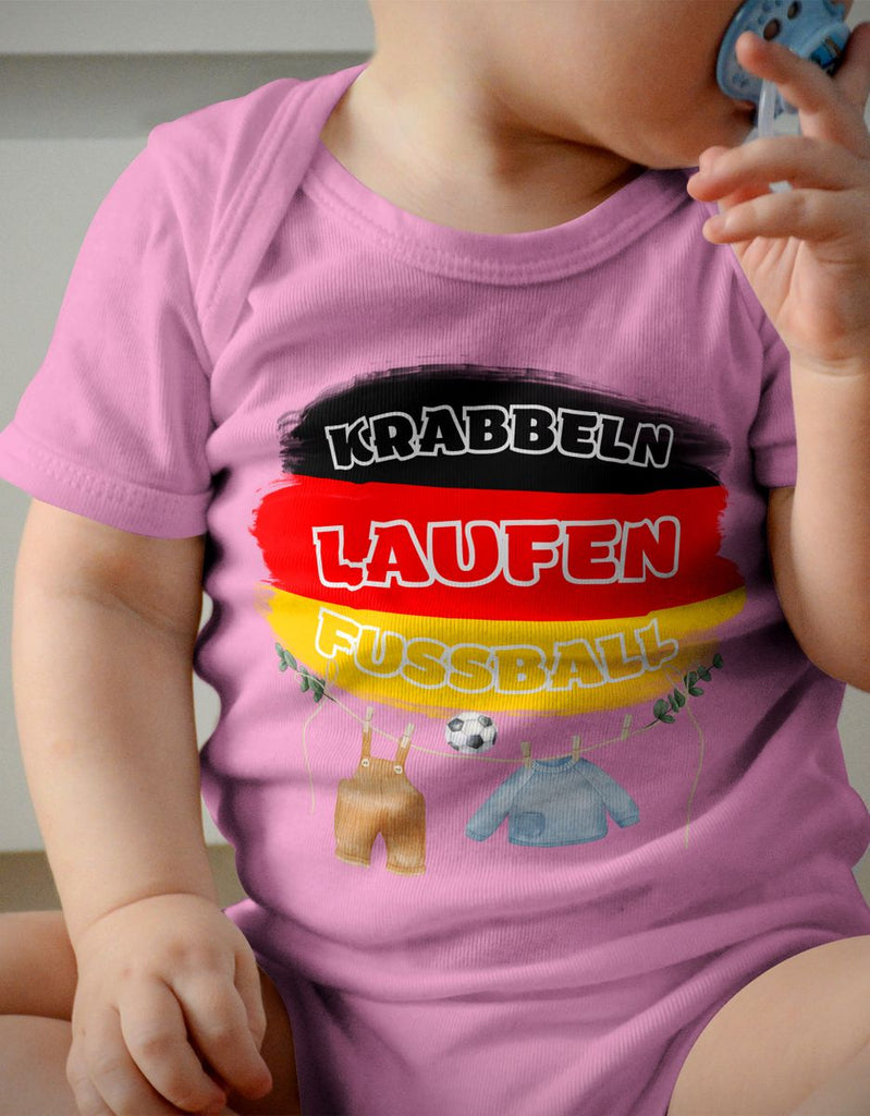 Babybody mit Spruch Krabbeln Laufen Fussball Deutschland mit Babykleidung - von Mikalino