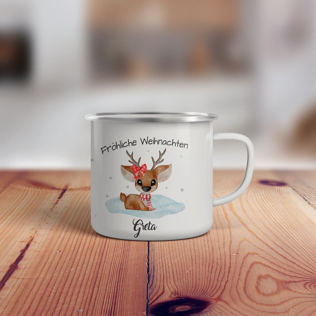 Emaille Tasse Fröhliche Weihnachten mit einem Niedlichen Reh im Schnee personalisiert mit Namen - von Mikalino