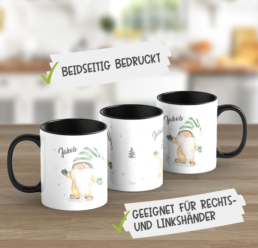 Keramik Tasse Fröhlicher Wichtel im Winter in grün - personalisiert mit Namen - von Mikalino