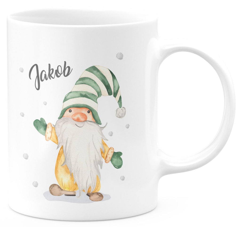 Keramik Tasse Fröhlicher Wichtel im Winter in grün - personalisiert mit Namen - von Mikalino