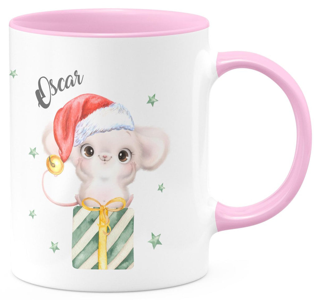 Keramik Tasse Süße Weihnachtsmaus auf einem Geschenk - personalisiert mit Namen - von Mikalino