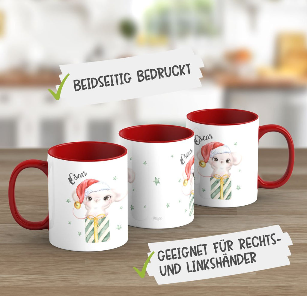 Keramik Tasse Süße Weihnachtsmaus auf einem Geschenk - personalisiert mit Namen - von Mikalino