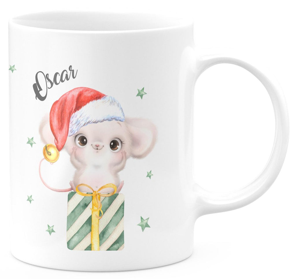 Keramik Tasse Süße Weihnachtsmaus auf einem Geschenk - personalisiert mit Namen - von Mikalino