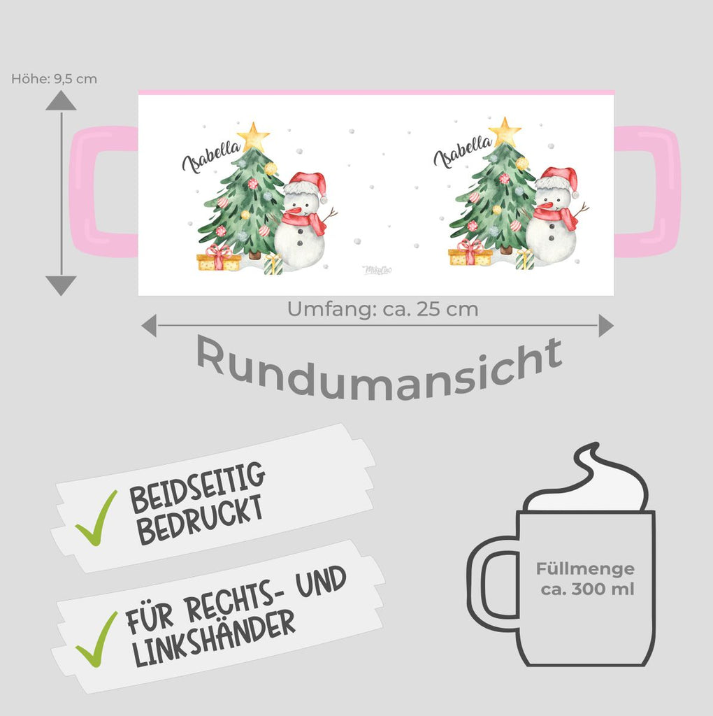 Keramik Tasse Fröhlicher Schneemann mit Weihnachtsbaum im Schnee - personalisiert mit Namen - von Mikalino