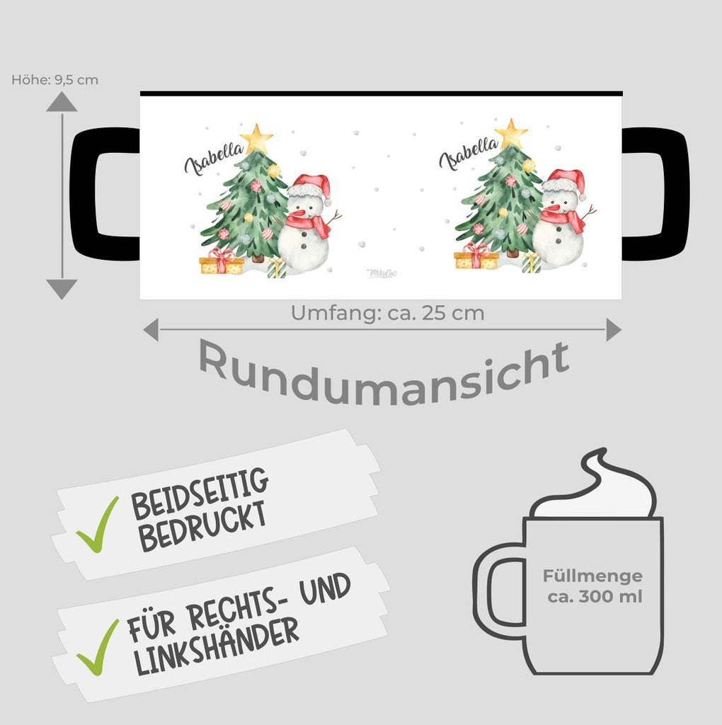 Keramik Tasse Fröhlicher Schneemann mit Weihnachtsbaum im Schnee - personalisiert mit Namen - von Mikalino