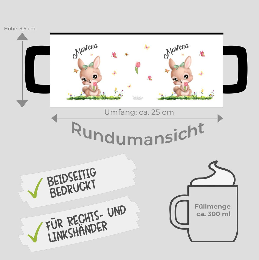 Keramik Tasse Fröhlicher Hase auf Blumenwiese - personalisiert mit Namen - von Mikalino