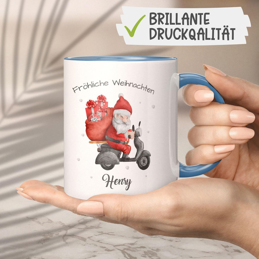 Keramik Tasse Fröhlicher Weihnachtsmann auf einem Roller - personalisiert mit Namen - von Mikalino