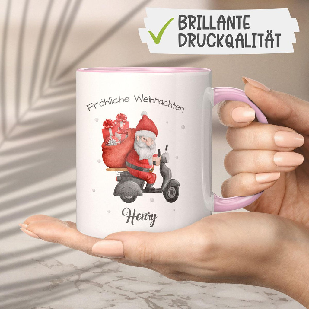 Keramik Tasse Fröhlicher Weihnachtsmann auf einem Roller - personalisiert mit Namen - von Mikalino