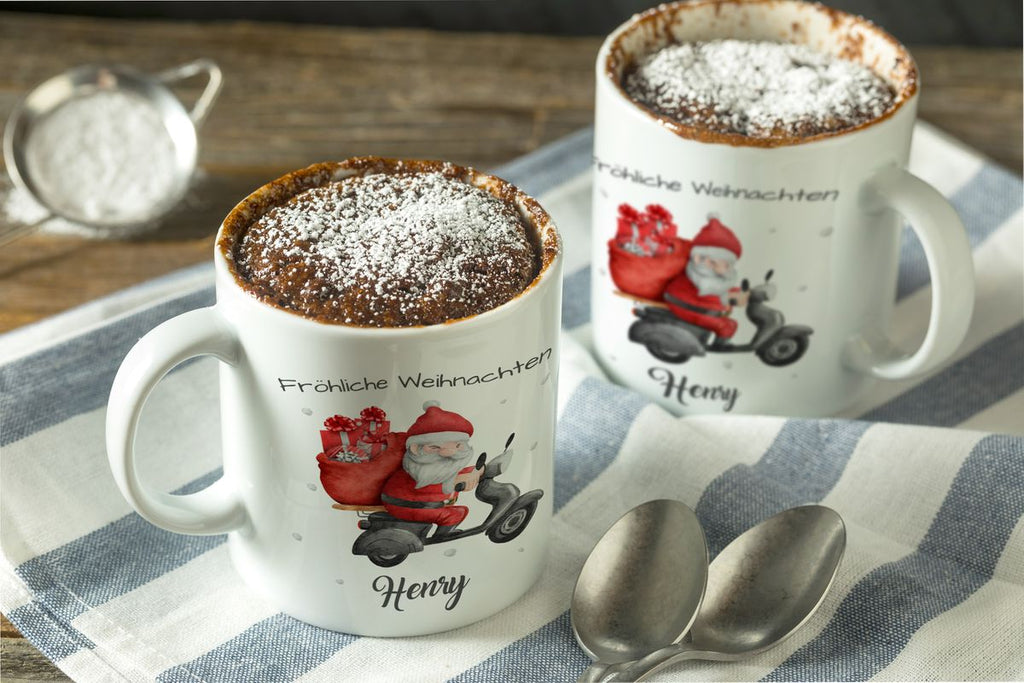 Keramik Tasse Fröhlicher Weihnachtsmann auf einem Roller - personalisiert mit Namen - von Mikalino