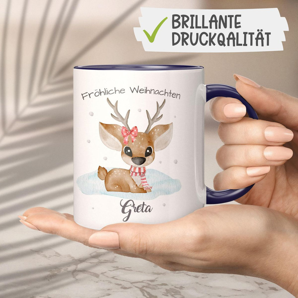 Keramik Tasse Fröhliche Weihnachten mit einem Niedlichen Reh im Schnee - personalisiert mit Namen - von Mikalino