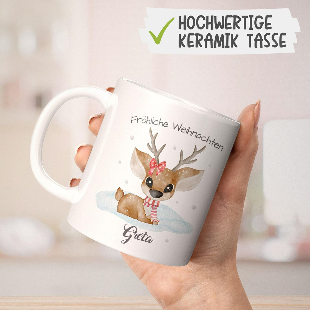 Keramik Tasse Fröhliche Weihnachten mit einem Niedlichen Reh im Schnee - personalisiert mit Namen - von Mikalino