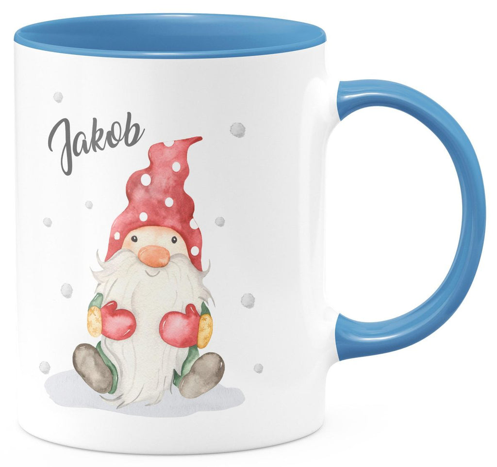 Keramik Tasse Fröhlicher Wichtel im Winter in rot - personalisiert mit Namen - von Mikalino