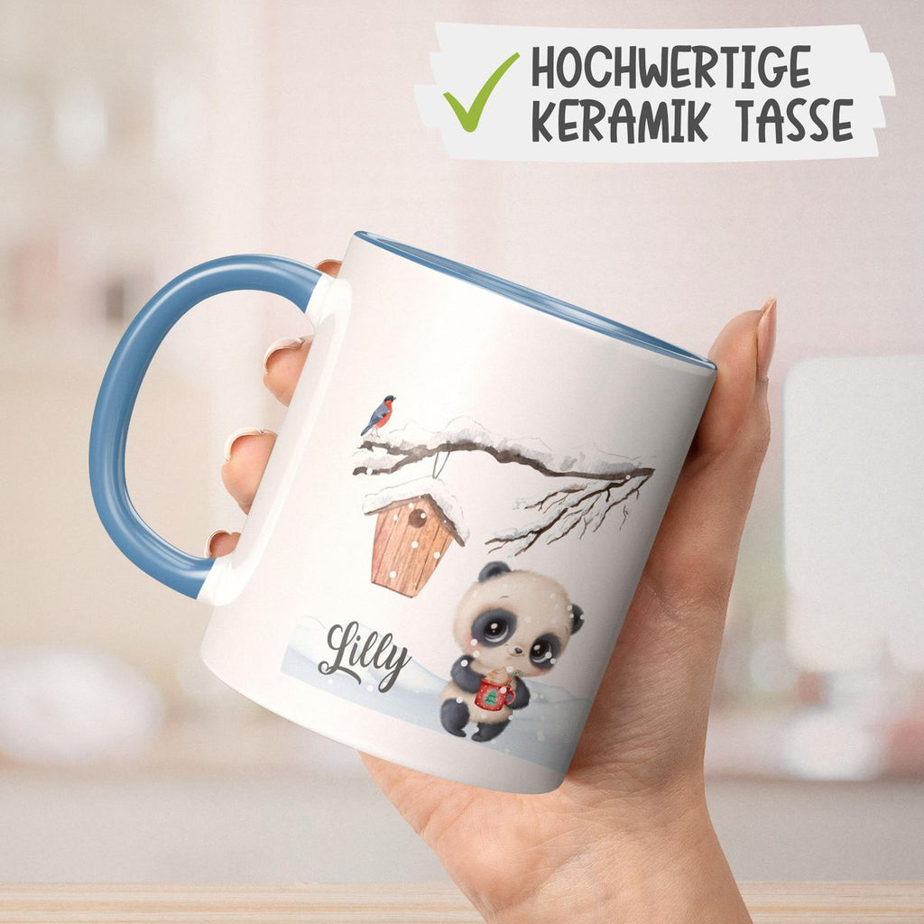 Keramik Tasse Süßer Waschbär in Schneelandschaft - personalisiert mit Namen - von Mikalino