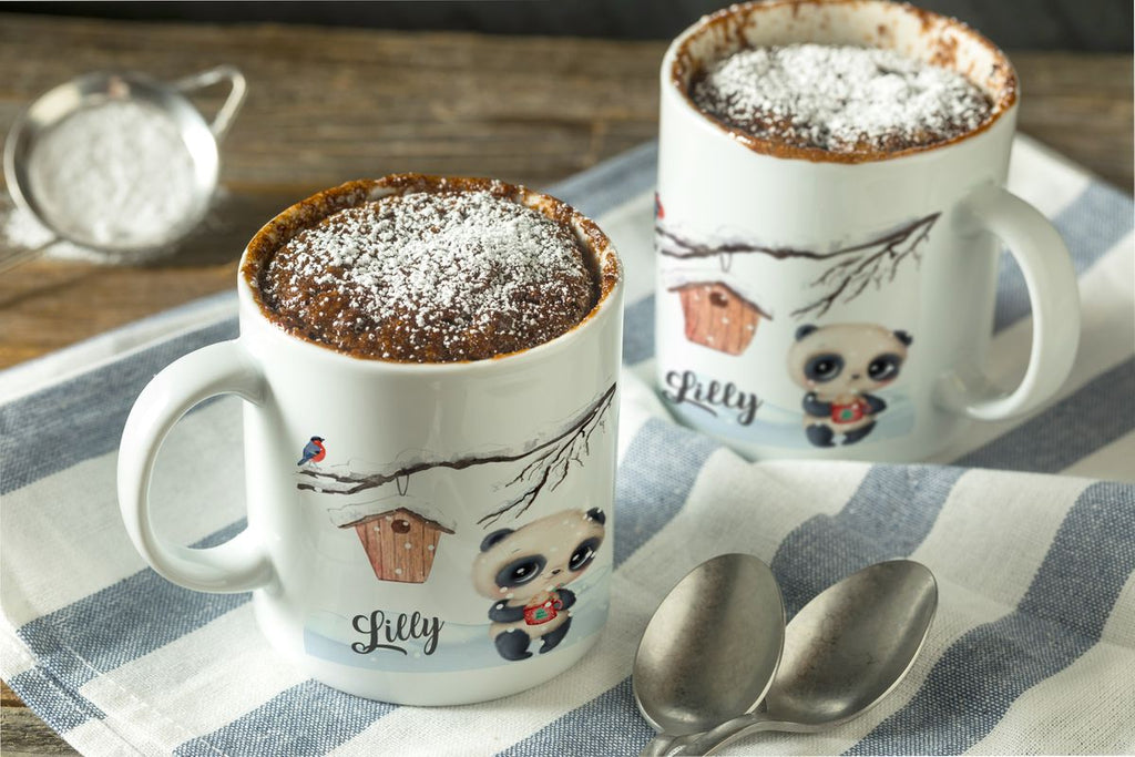 Keramik Tasse Süßer Waschbär in Schneelandschaft - personalisiert mit Namen - von Mikalino