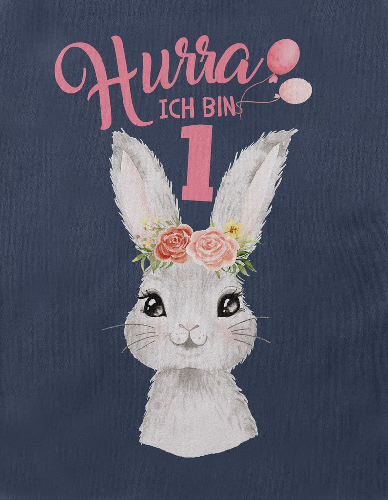 Baby / Kinder T-Shirt mit Spruch Hurra ich bin Eins 1 Süßes Motiv zum ersten Geburtstag mit Hase - von Mikalino