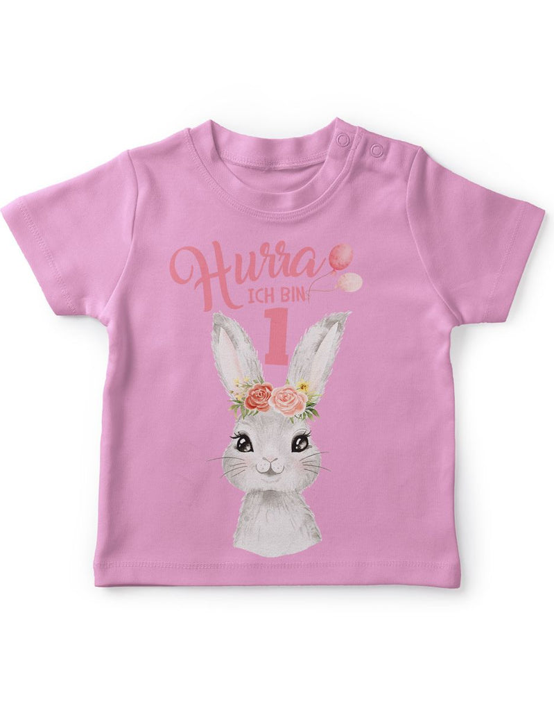 Baby / Kinder T-Shirt mit Spruch Hurra ich bin Eins 1 Süßes Motiv zum ersten Geburtstag mit Hase - von Mikalino