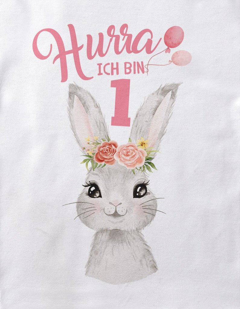 Baby / Kinder T-Shirt mit Spruch Hurra ich bin Eins 1 Süßes Motiv zum ersten Geburtstag mit Hase - von Mikalino