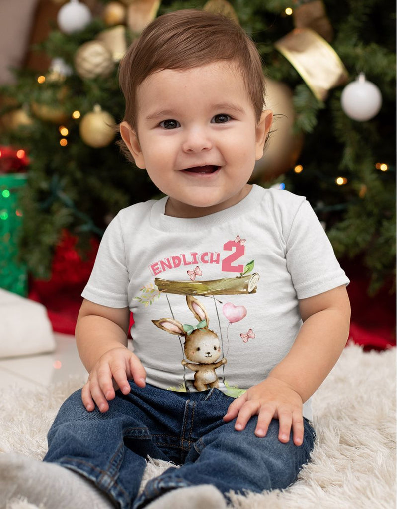 Baby / Kinder T-Shirt mit Spruch Endlich Zwei 2 Schaukelnder Hase mit Luftballon - von Mikalino