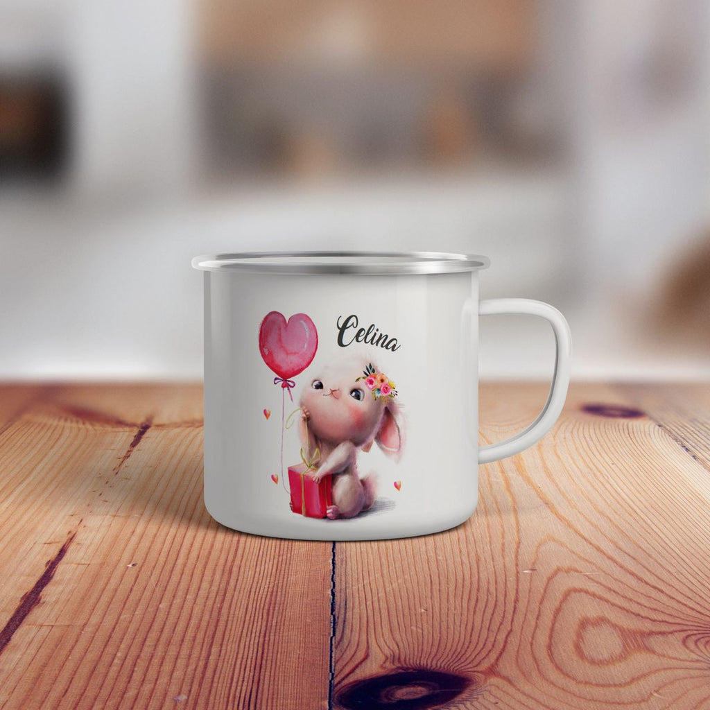 Emaille Tasse Süßer kleiner Hase mit Geschenk und Luftballon mit Wunschname - von Mikalino